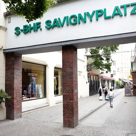 Niebuhr Kurfürstendamm - Cozy Family&business Flair Welcomes - Rockchair *