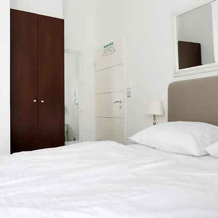 Niebuhr Kurfürstendamm - Cozy Family&business Flair Welcomes - Rockchair Apartment